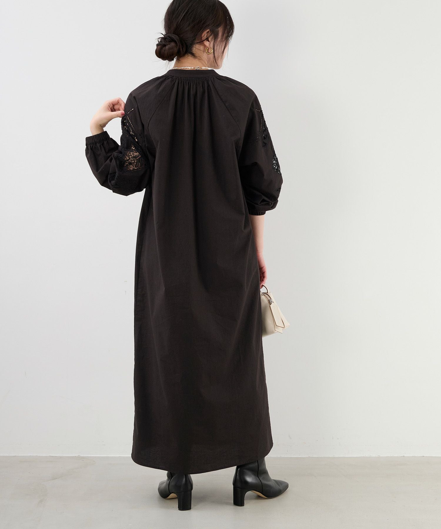 ▼キャピタル KAPITAL【1】インディゴ リネン レースブラウス 2Way 50%off]インド刺繍ギャザーワンピース/0125304242 | MICA&DEAL ONLINE