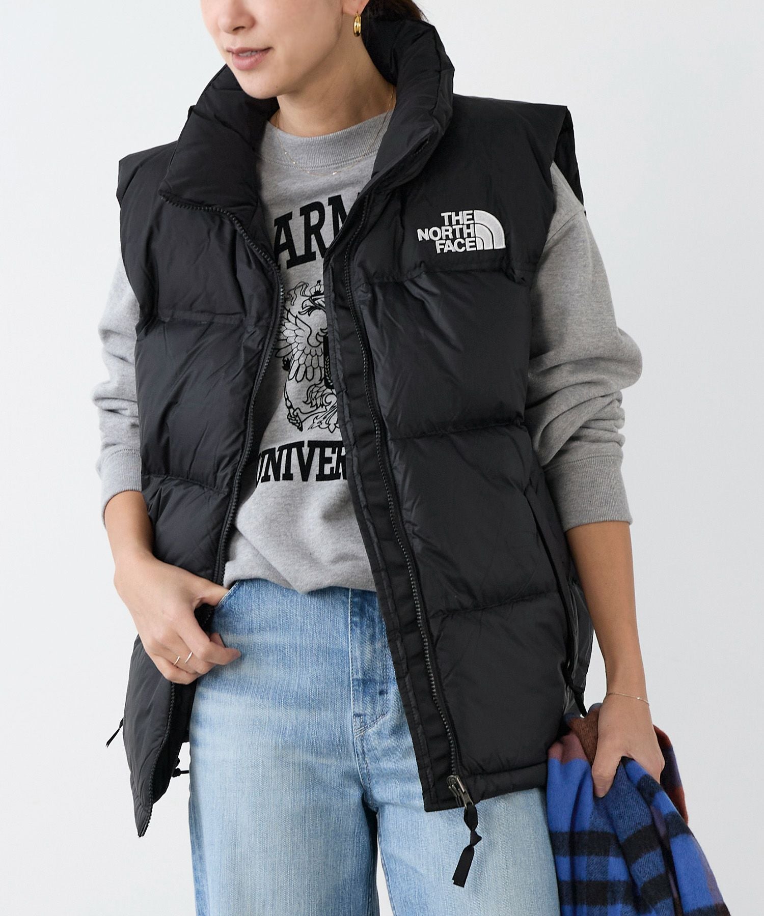 ブラック ダウンベスト Mサイズ フード付き THE NORTH FACE (ザ ノースフェイス) ダウンベスト ヌプシベスト
