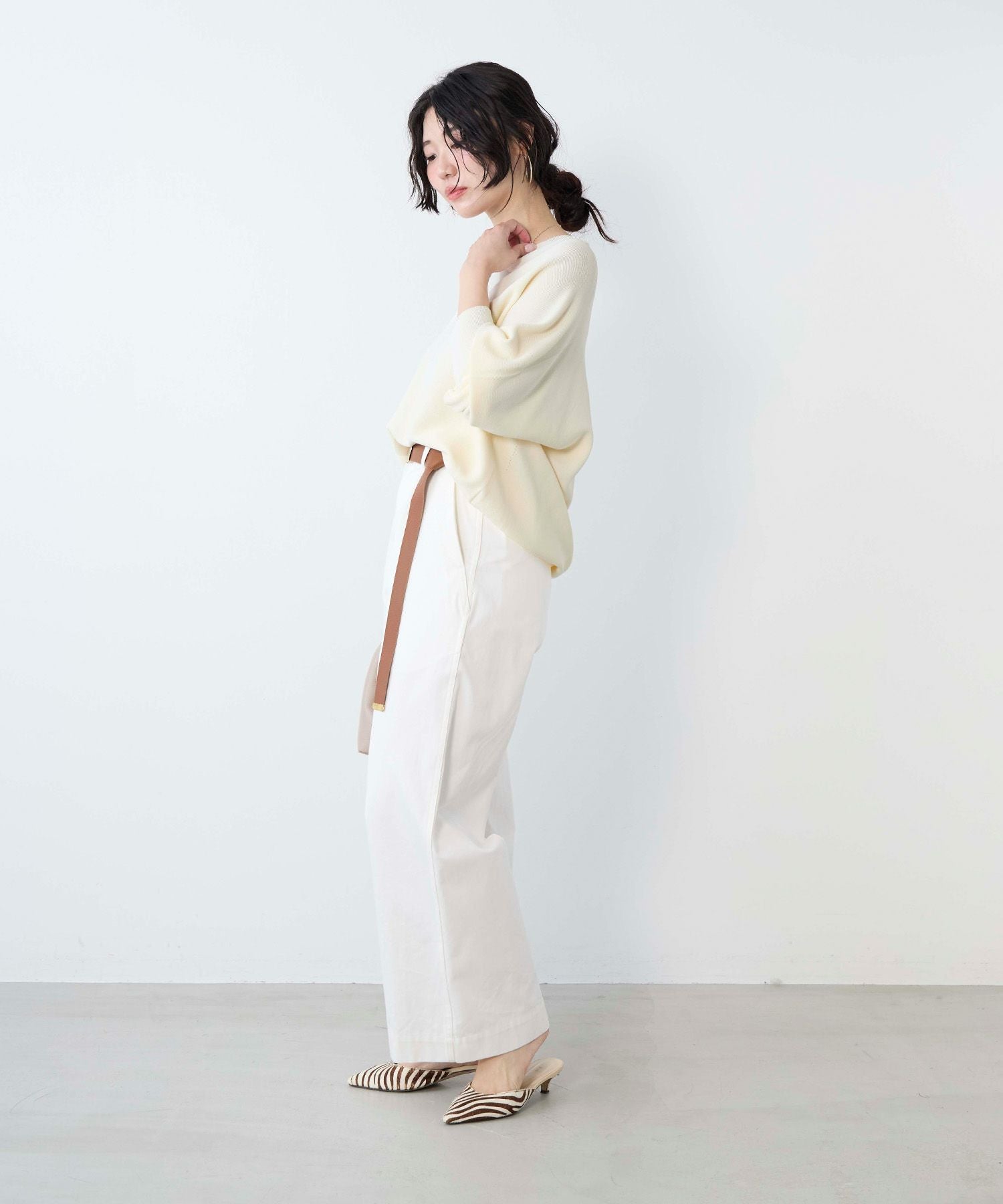 ホールガーメントVネックニットプルオーバー | MICA&DEAL ONLINE STORE