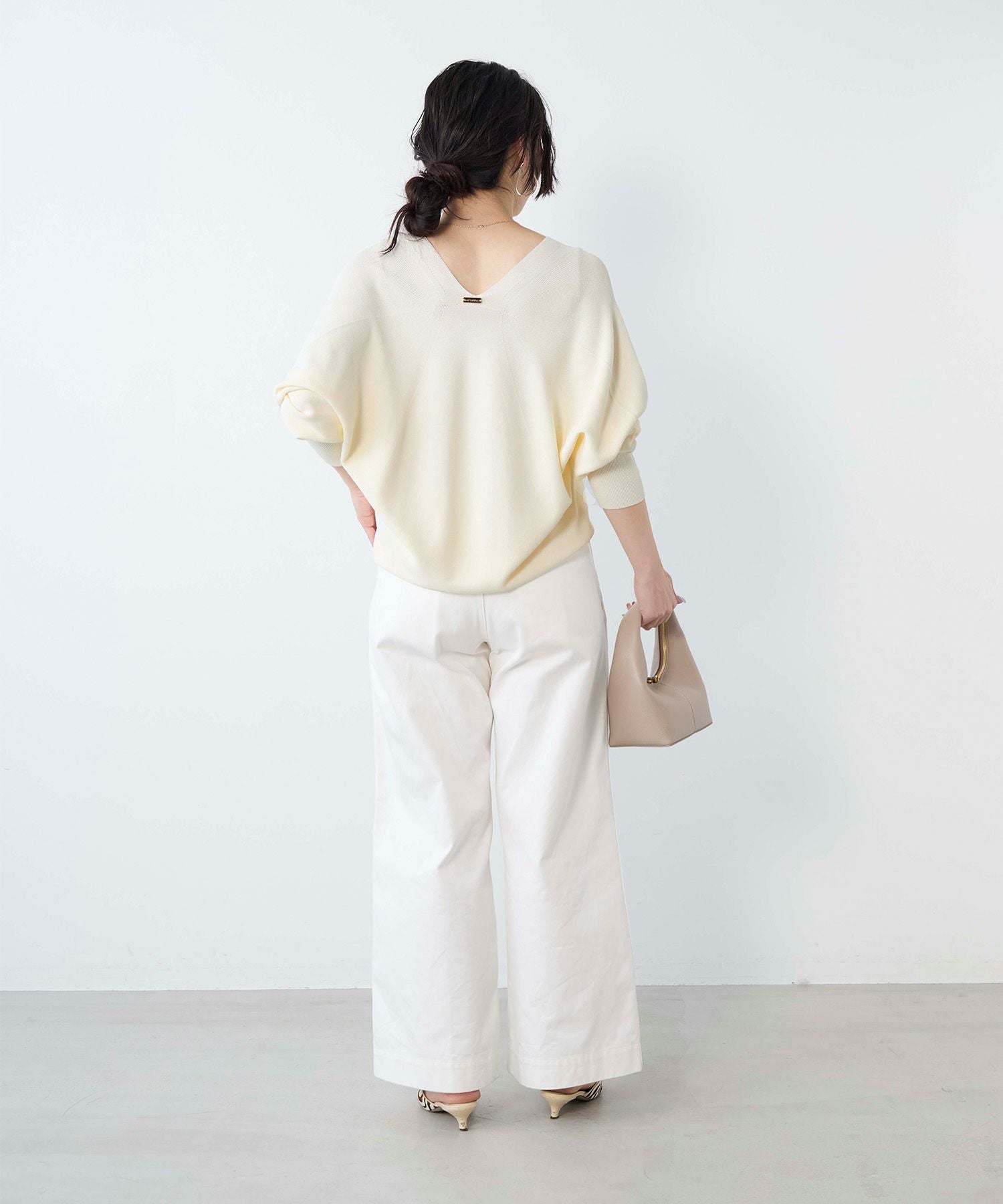 ホールガーメントVネックニットプルオーバー | MICA&DEAL ONLINE STORE