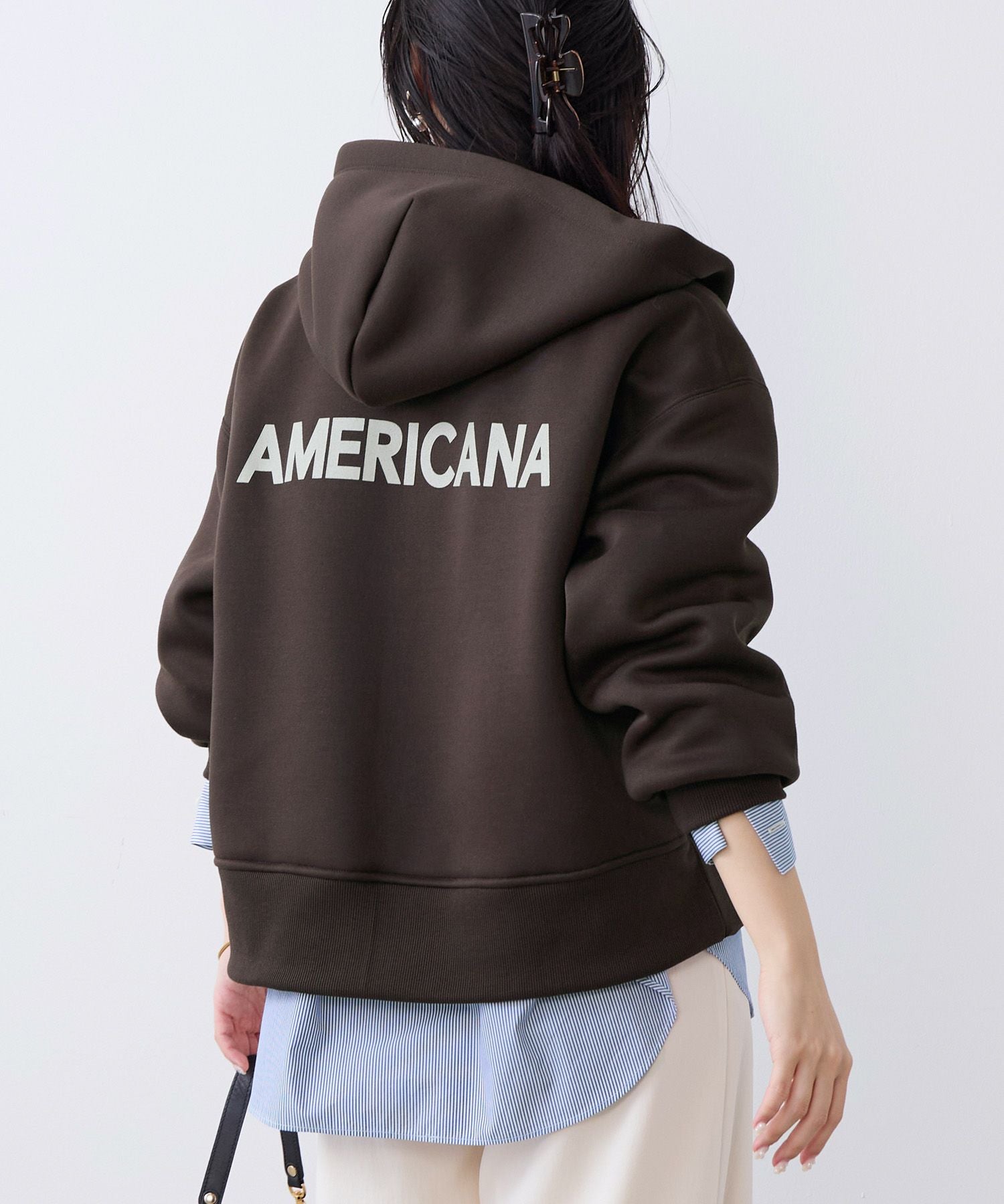 AMERICANA】別注-バックロゴクロップドジップアップパーカー
