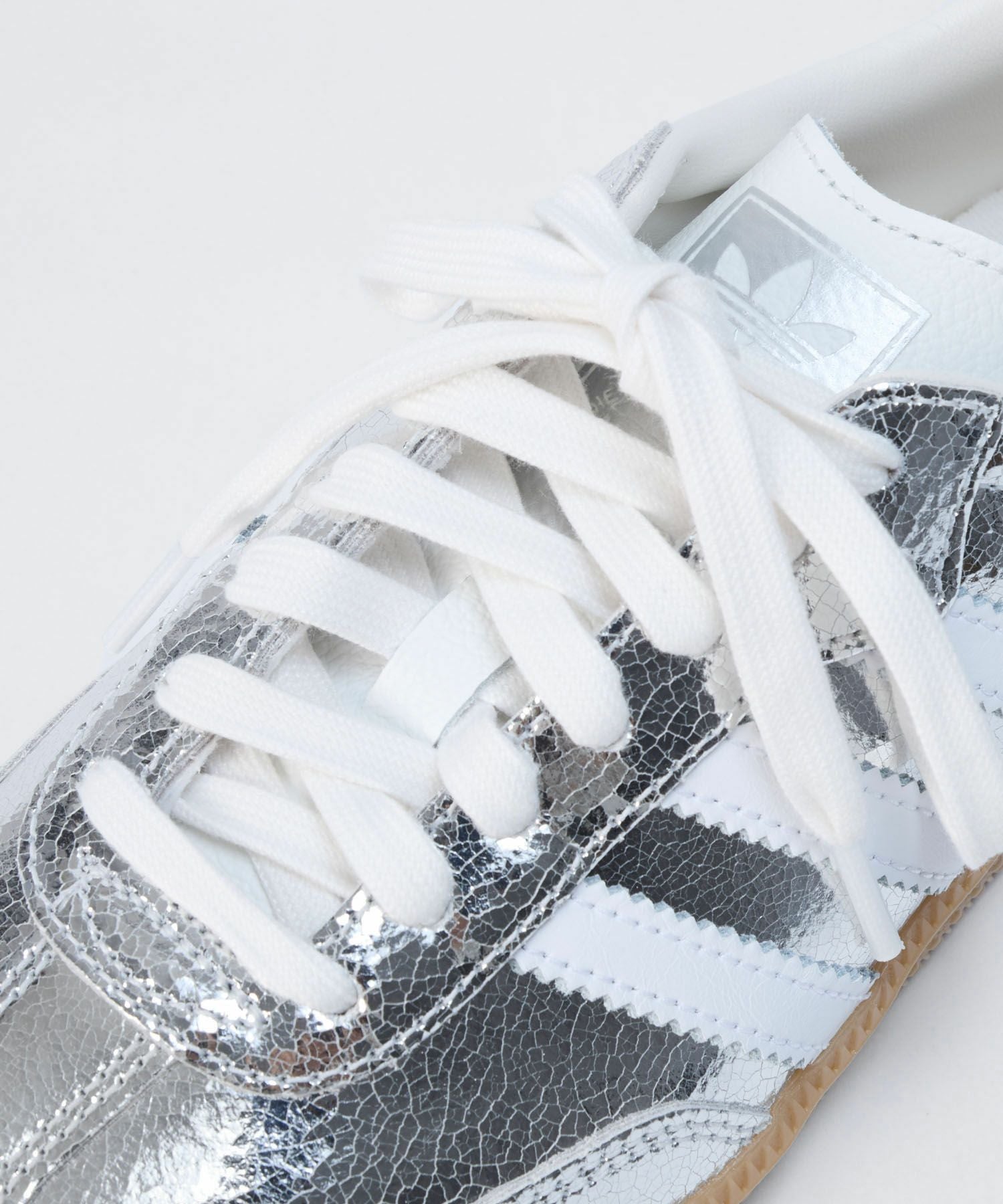 adidas Originals】SAMBA OG W-シルバーメタリックスニーカー