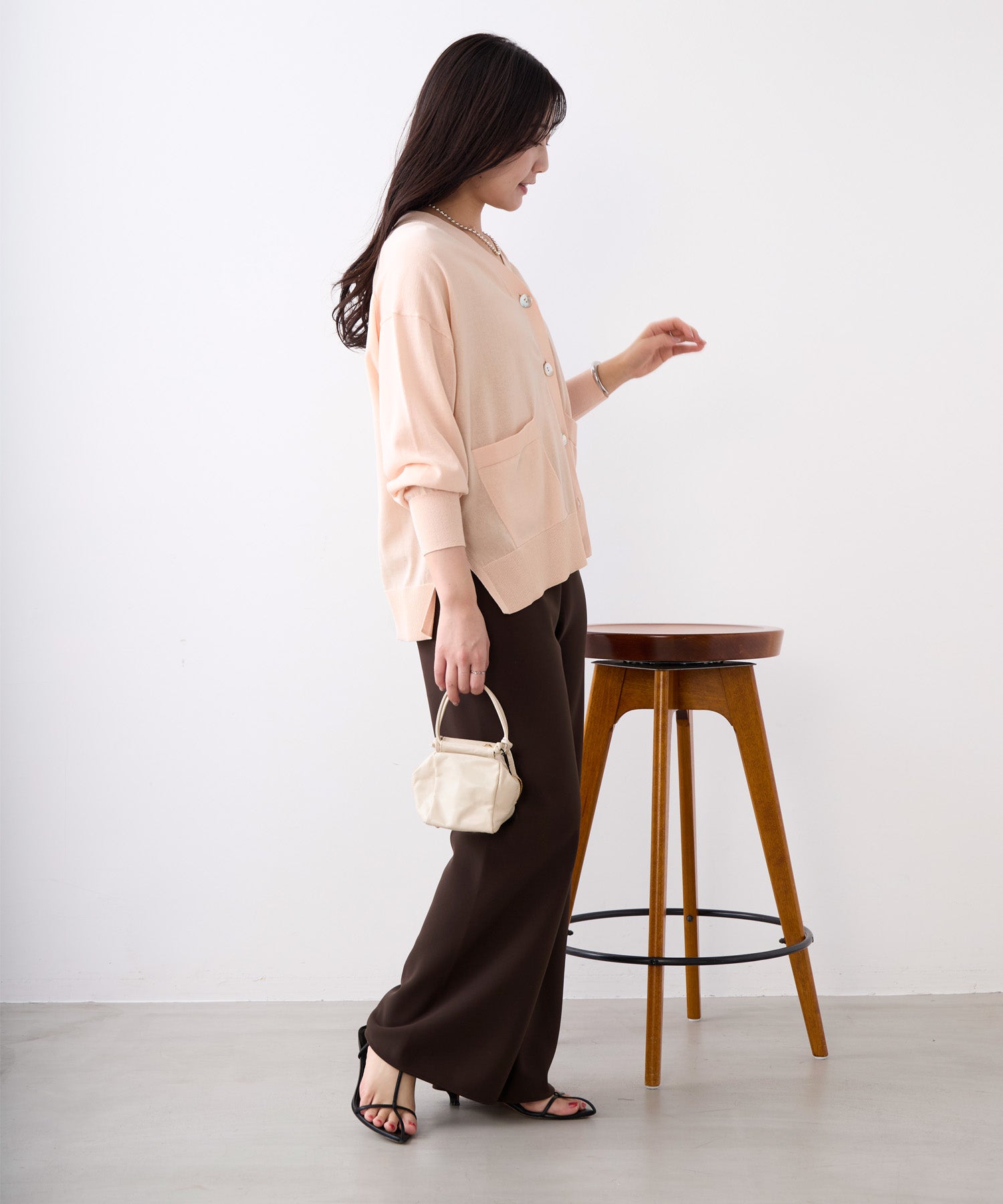 Vネックハイツイストセミシアーカーディガン | MICA&DEAL ONLINE STORE