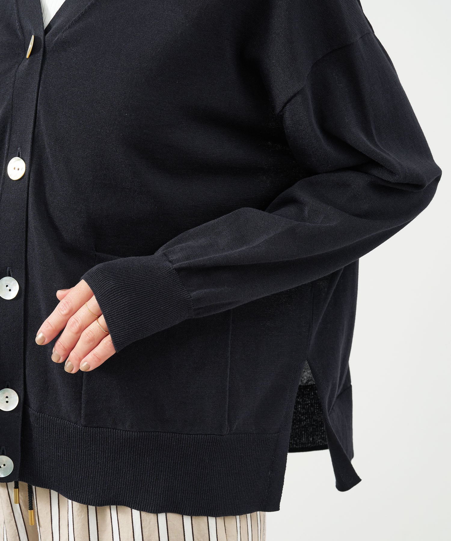 Vネックハイツイストセミシアーカーディガン | MICA&DEAL ONLINE STORE