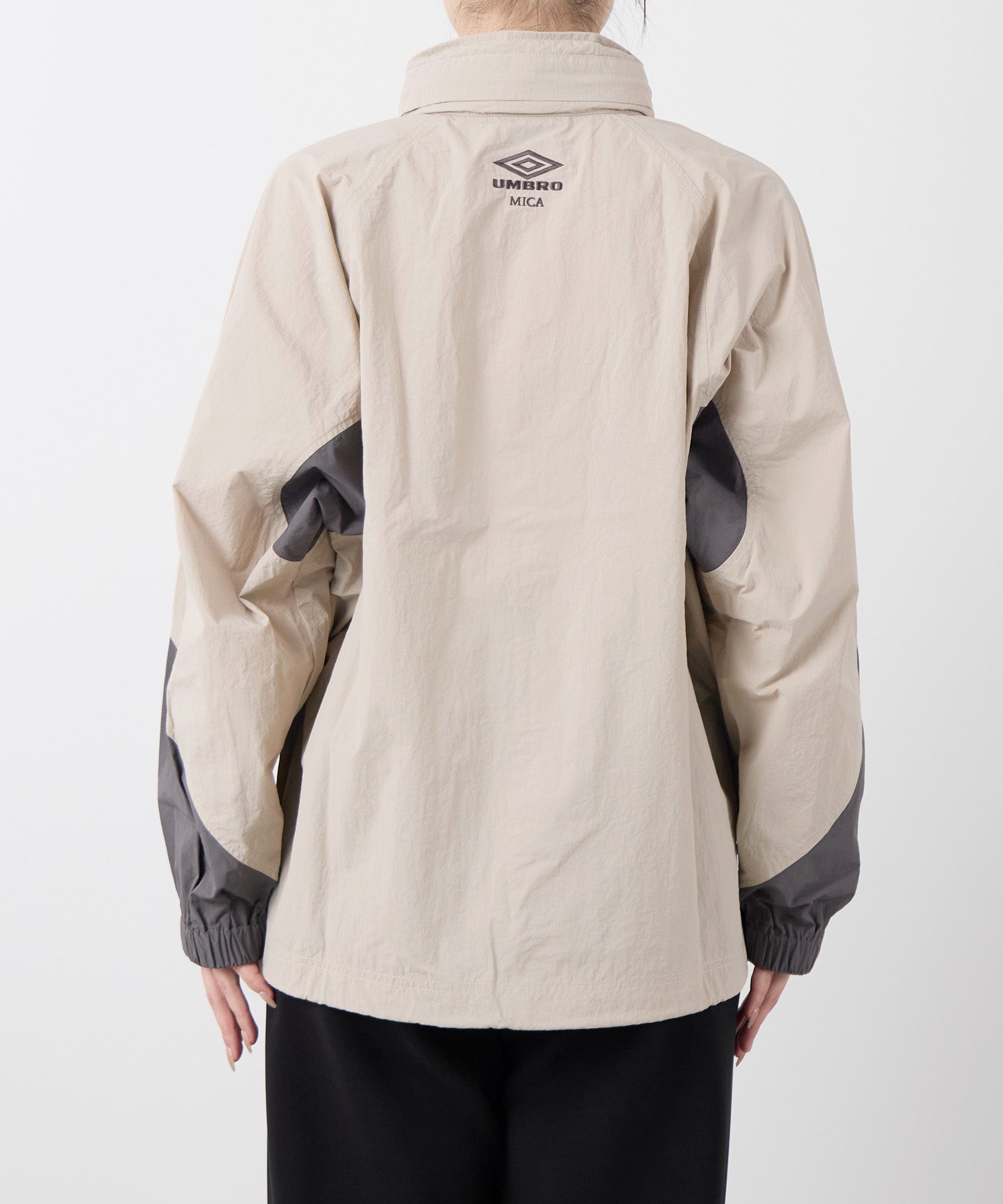 ココ&リリ　新品　MICA&DEAL ノーカラー　ブルゾン　アウター UMBRO×MICA&DEAL】配色ナイロンブルゾン | MICA&DEAL ONLINE STORE