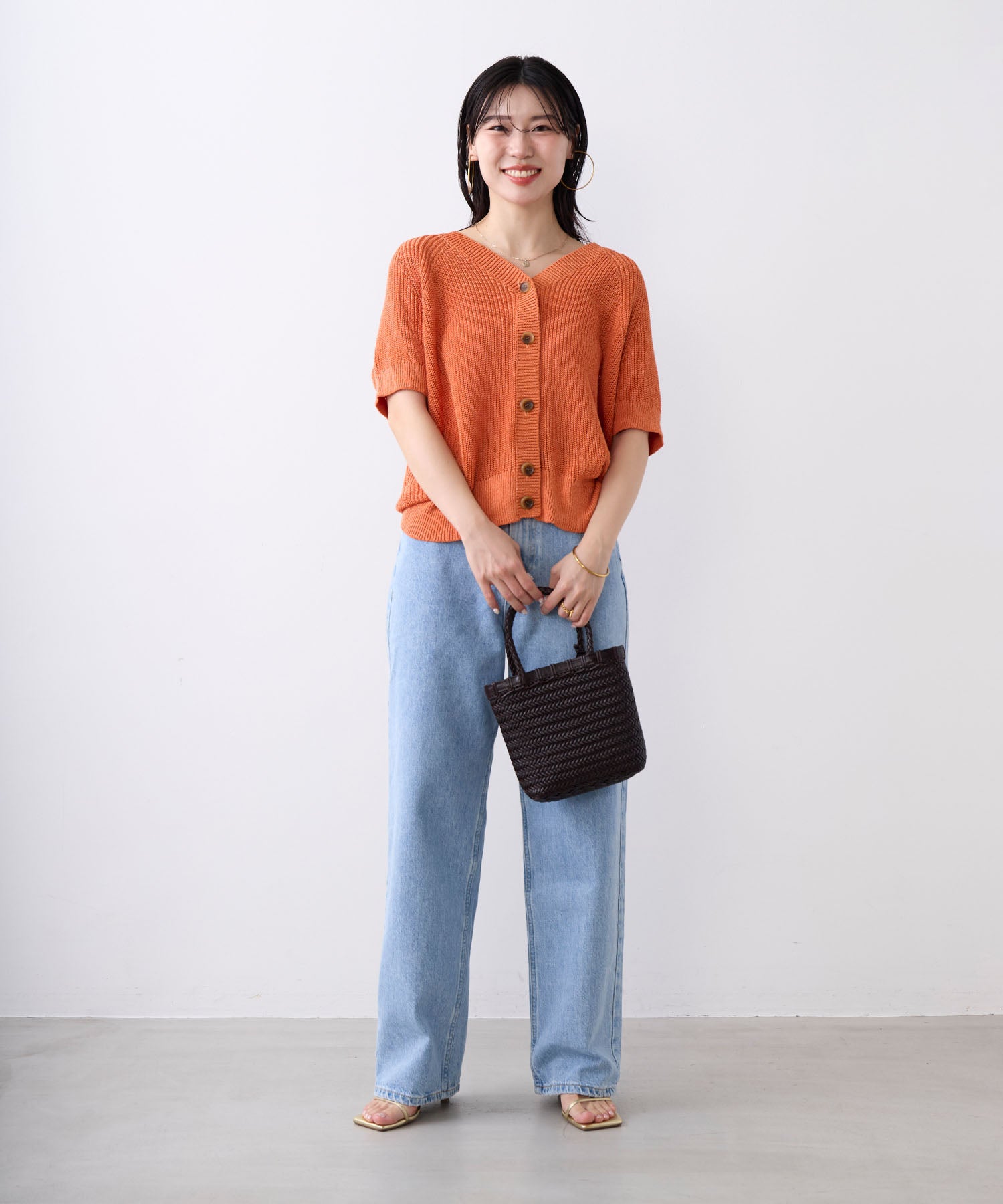 カーディガン   Jeans 🐻 Cardigan from @sunburnproject Jean from @mireva.studios