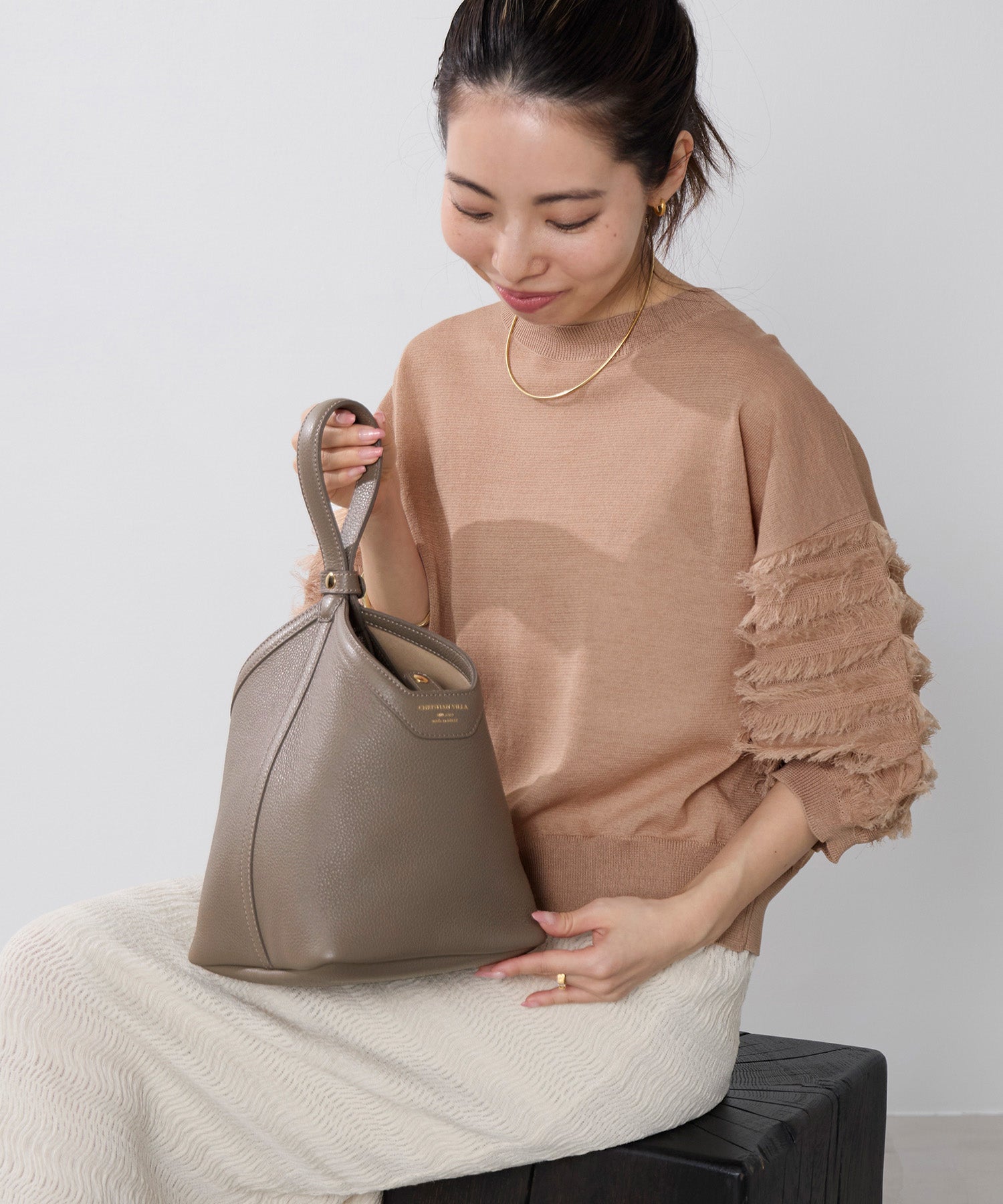 CHRISTIAN VILLA】レザースクエアハンドバッグ | MICA&DEAL ONLINE STORE