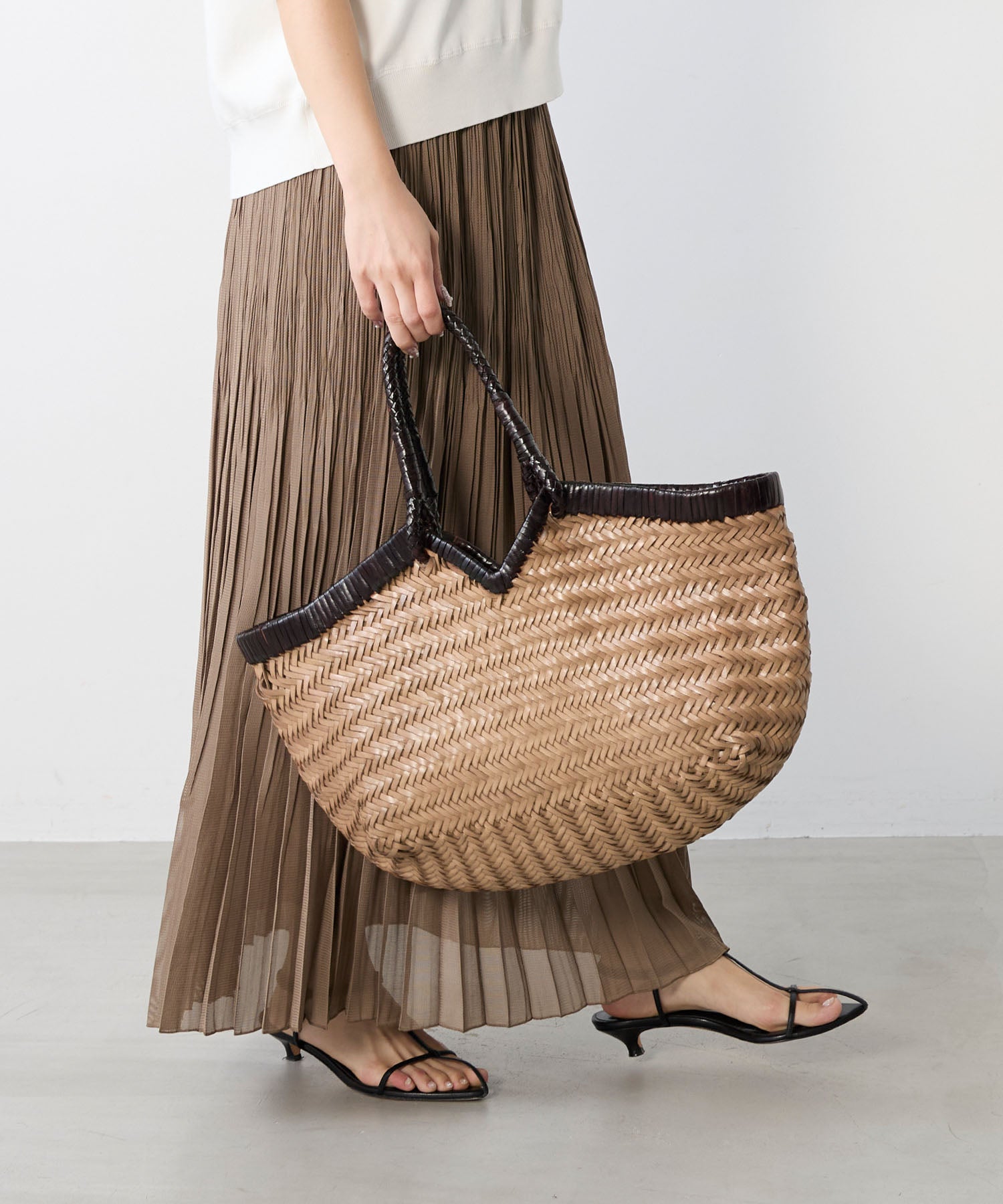40%off]【VIPERA THE LABEL】レザーかごバッグ-CRUDELIA FRAME BAG