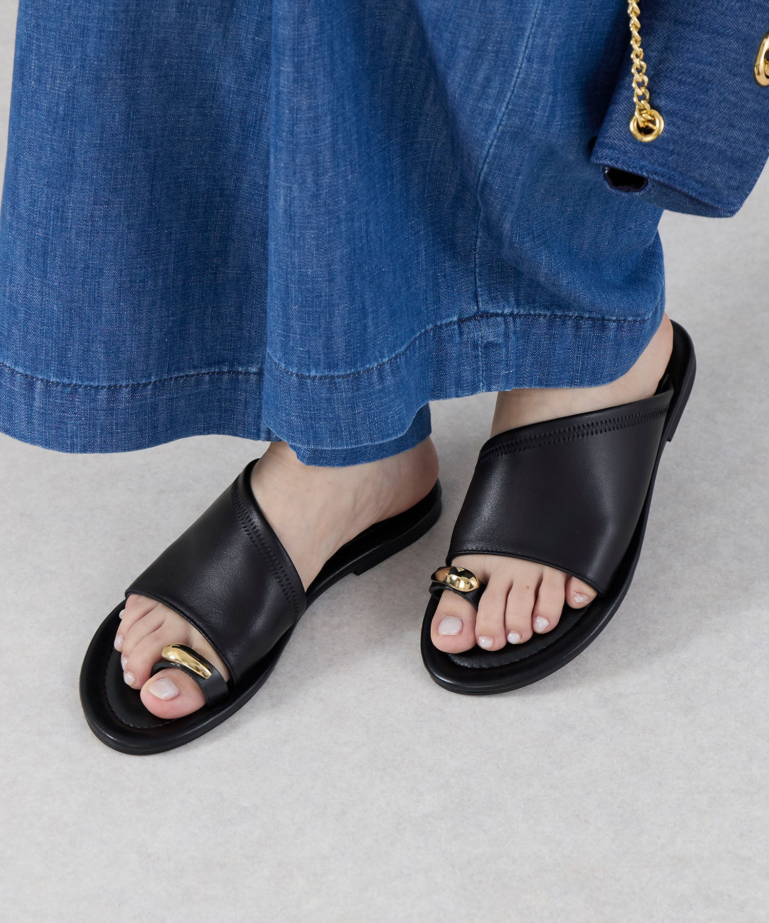 CORSO ROMA,9】フラットサンダル | MICA&DEAL ONLINE STORE