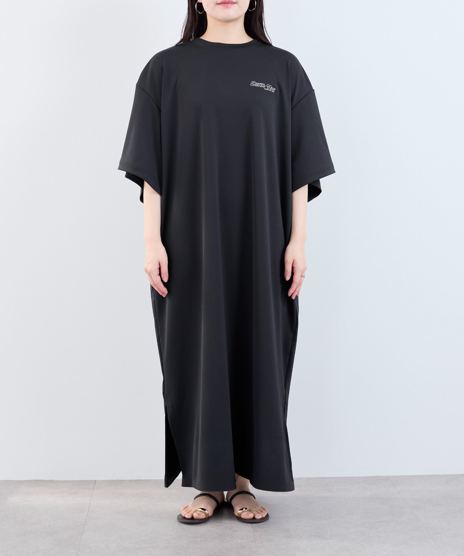 ​【極美品】UNTRACE 24SS サイドジップ プルオーバー 1LDK購入 AMERICANA】別注-接触冷感 サイドスリットワンピース | MICA&DEAL
