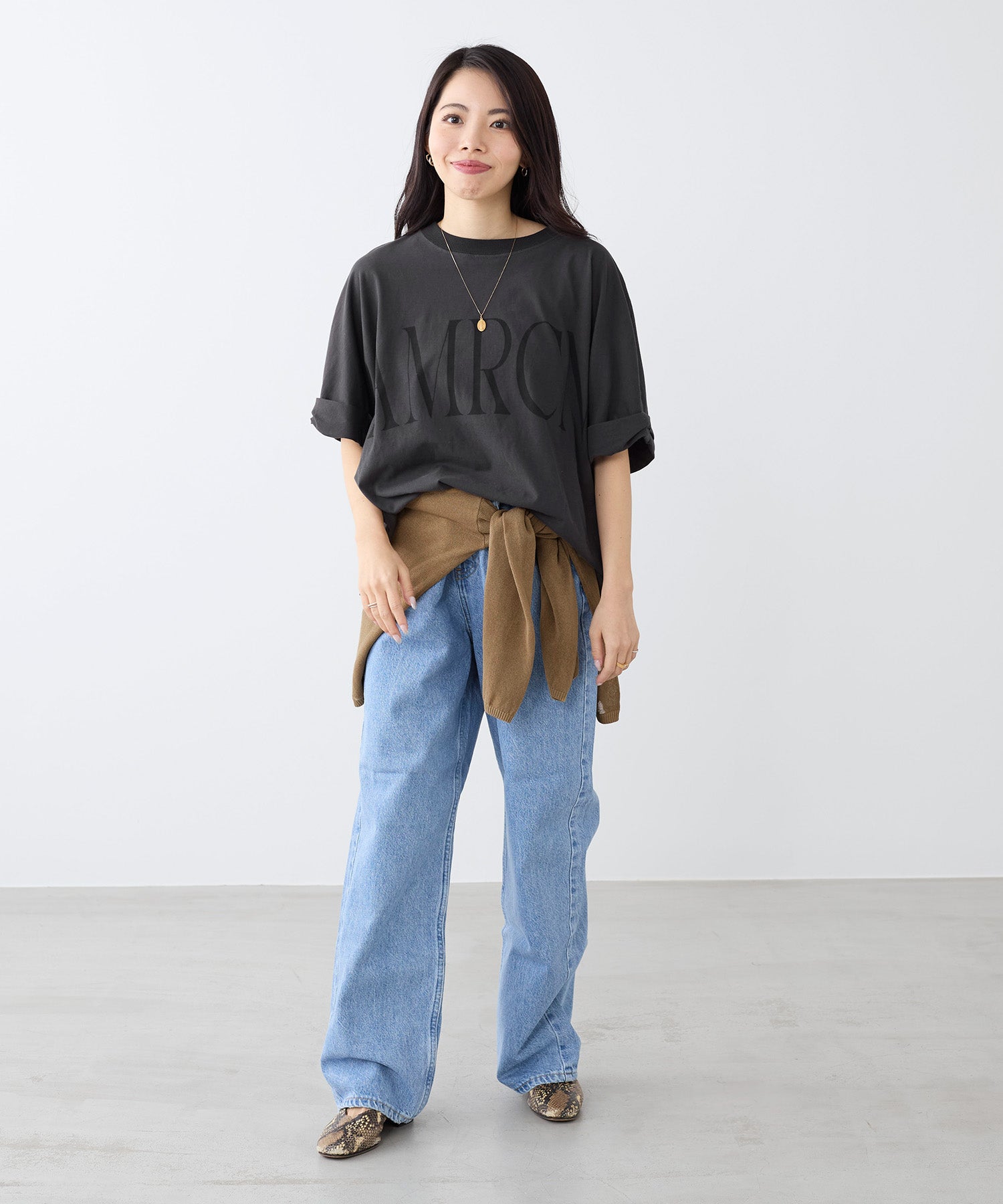 AMERICANA】クロップドワイドロールアップロゴT-shirt | MICA&DEAL