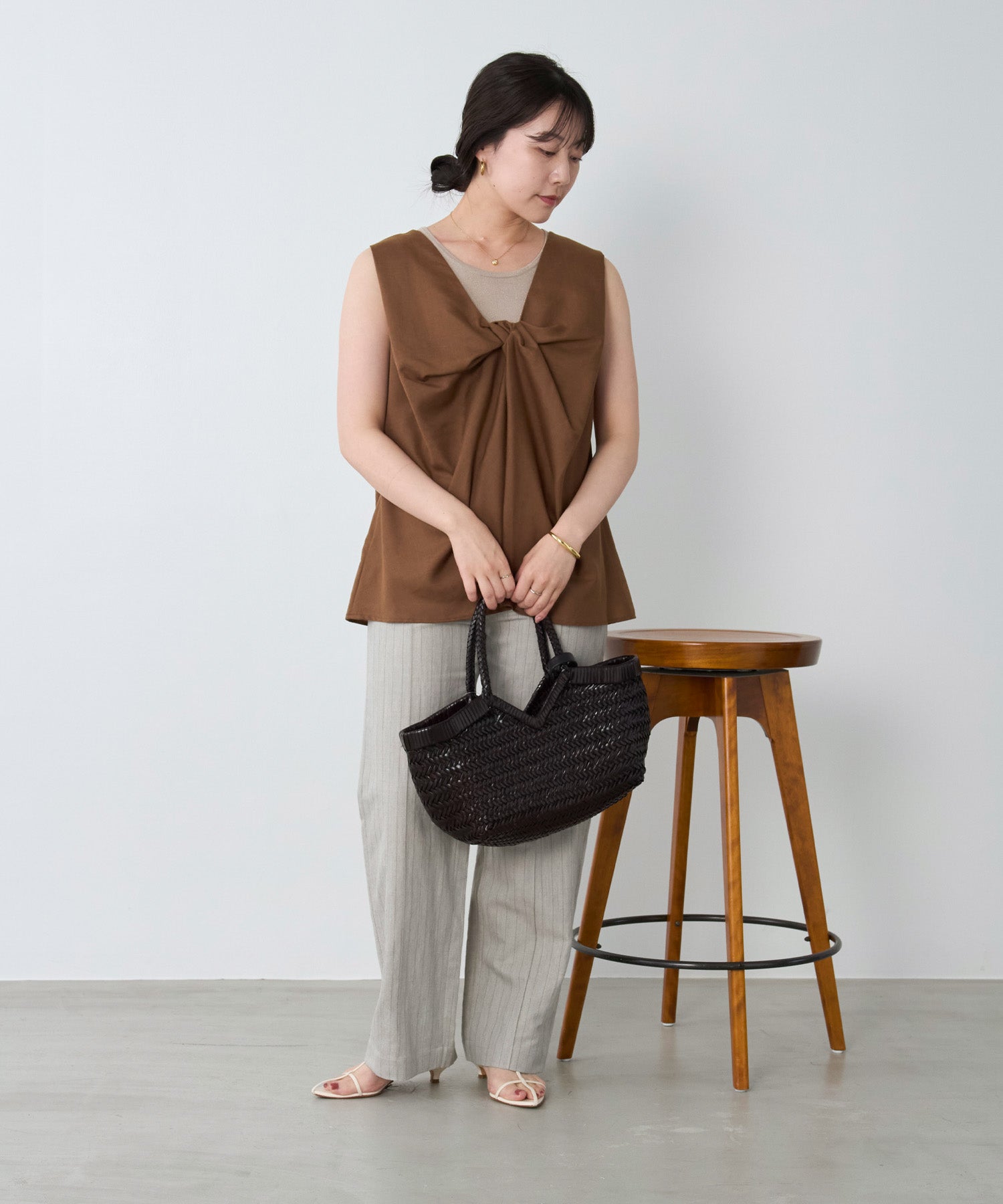 TIME SALE 30%off]接触冷感-2WAYツイストノースリーブブラウス