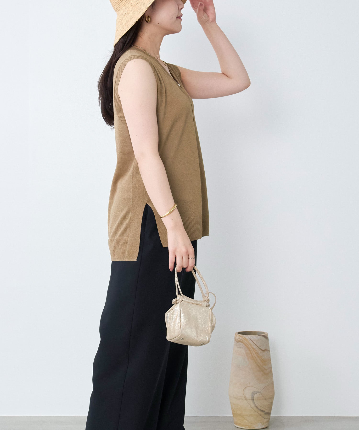 20%off]接触冷感/吸水速乾-シアーVネックニットベスト | MICA&DEAL