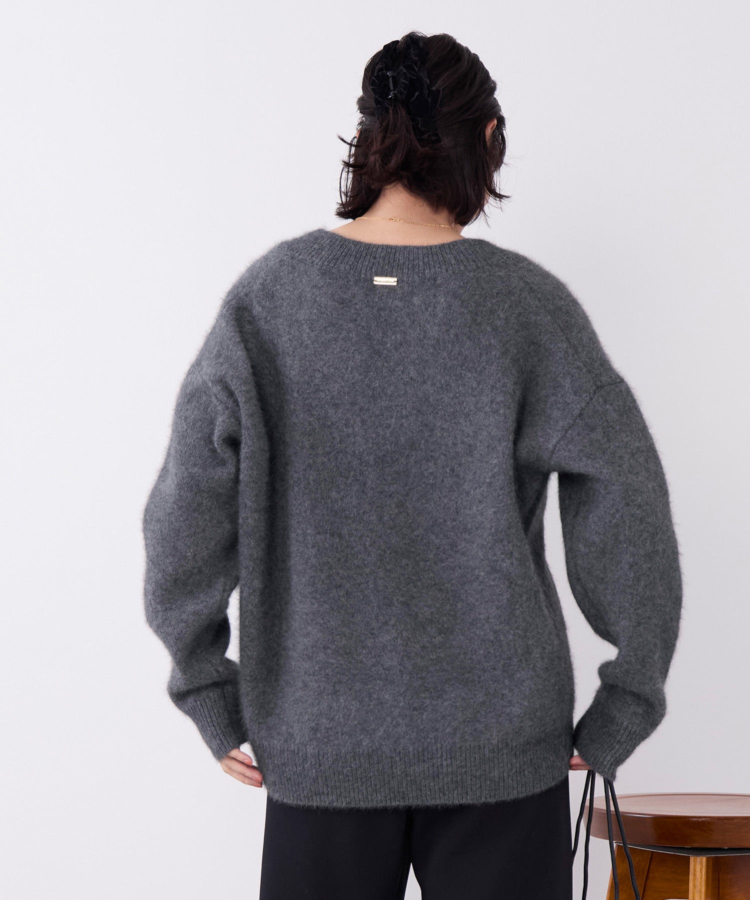 ラクーンデュアルVネックニット | MICA&DEAL ONLINE STORE