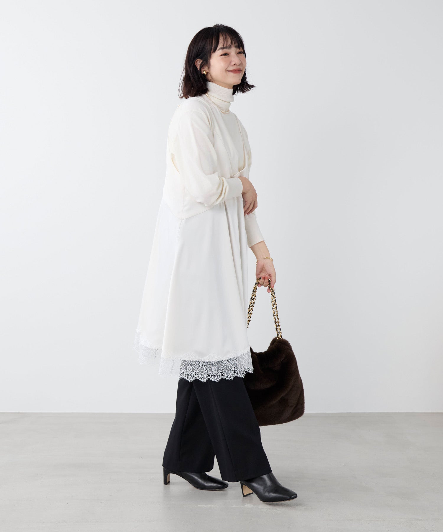 美品 CADUNE イムヘムレースキャミ オールシーズン ネイビー 38 ヘムレースキャミチュニック | MICA&DEAL ONLINE STORE